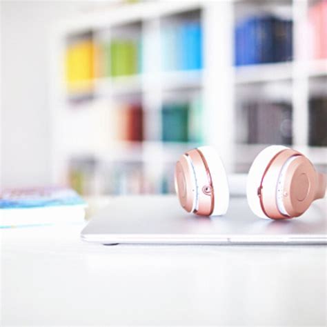 Should Headphones Be Considered Input or Output Devices? (Find Out ...