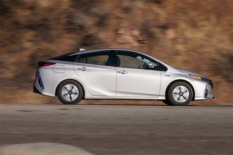 5 Things To Know About The 2017 Toyota Prius Prime Plug In Hybrid