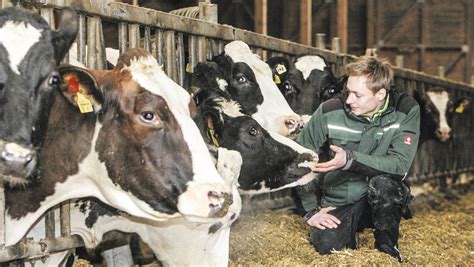 Fabian Kiera macht bei der Grünen Woche Werbung für Landwirtschaft