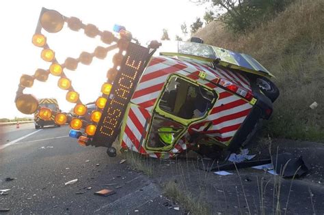 Autoroute Des Fourgons Dintervention Accidentés Exposés Cet été