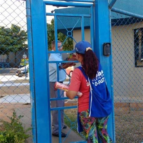 Entrega Panfletos Na Rua Valor Esplanada Dos Minist Rios Entrega De