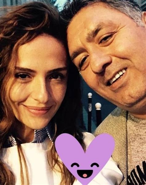 Sinem Öztürk Uslu ile Mustafa Uslu dan aile pozu Magazin haberleri