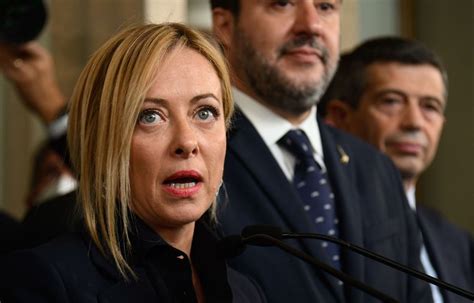 Italie Giorgia Meloni Nomm E Premi Re Ministre D Voile Son Gouvernement