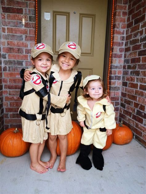 Ghostbuster Costume - CostumesFC.com