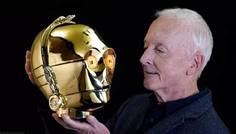 La testa di C 3PO della saga cinematografica di Star Wars è stata