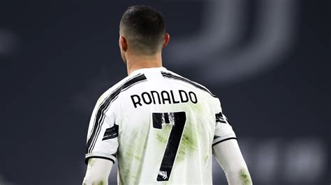 Juventus Cristiano Ronaldo élu joueur du siècle aux Globe Soccer Awards