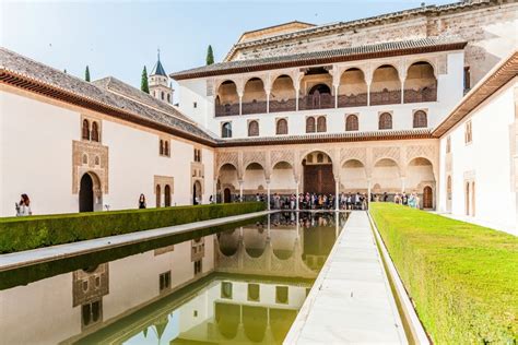 Granada Alhambra Nasrid Palaces Tour With Tickets