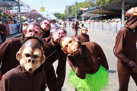 La Danza De Micos Y Micas Regres A La Batalla De Flores Despu S De