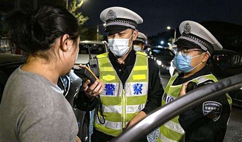 喝完一瓶啤酒后多久才能开车？交警：记住这些时间点，别不长记性车家号发现车生活汽车之家