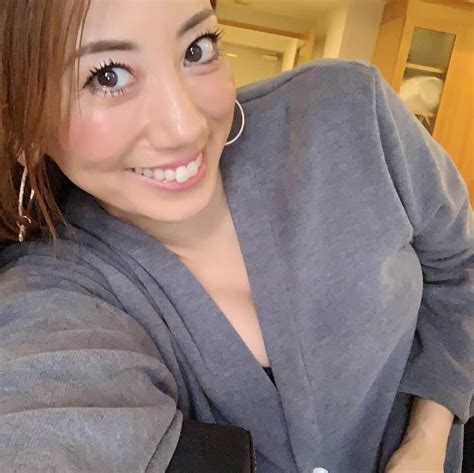 安井友梨さんのインスタグラム写真 安井友梨instagram 「やっぱり、 いちばん重要なのは休養。 どんなにいい食事・運動を取り入れて