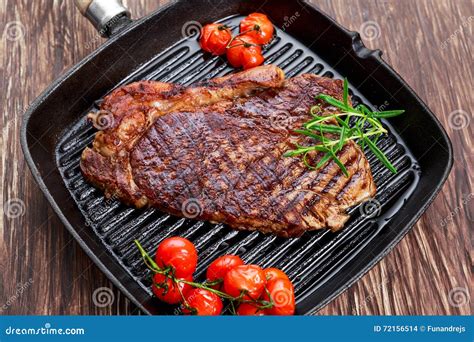 Filete De Solomillo Asado A La Parrilla De La Carne De Vaca En La