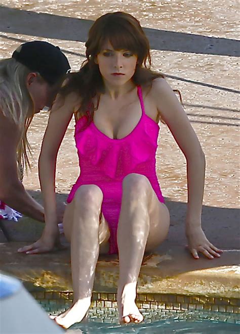 Anna Kendrick In A Bathing Suit At A Pool In Hawaii June 2015