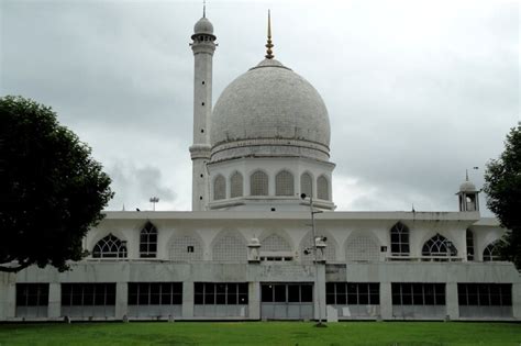 10 Mosques In India That Exhibit The Medieval Architecture