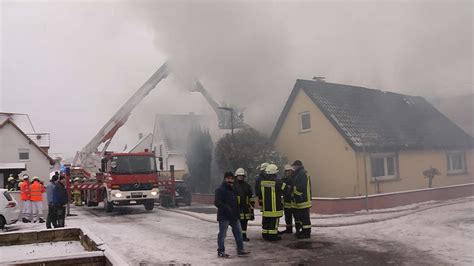 Fotos Lingenfeld Feuer In Einfamilienhaus Geb Ude Nach Brand