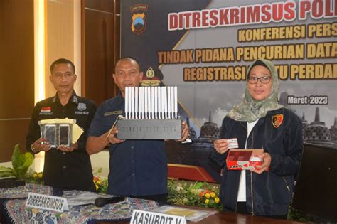 Foto Ditreskrimsus Polda Jateng Ungkap Kasus Pencurian Data Pribadi