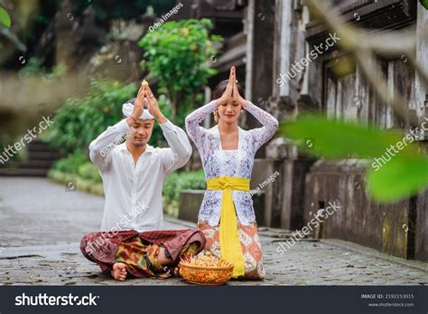 Hindu Praying Photos and Images | Shutterstock