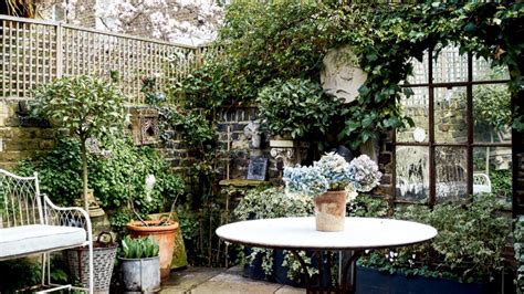 How To Use Mirrors In The Garden House Garden