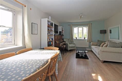 2 Bed Flat For Sale In Broomfield Bells Yew Green Tunbridge Wells Tn3