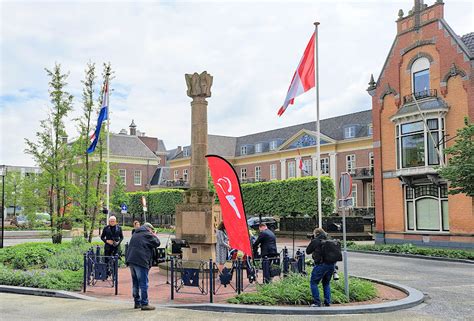 Kranslegging Mei Historische Kring Stad En Ambt Almelo