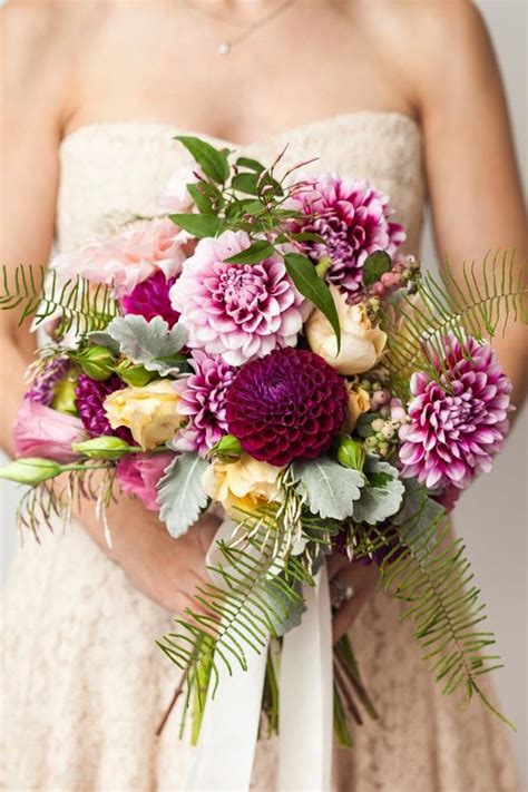 Beautiful Bridal: 15 Breathtaking Dahlia Bouquets