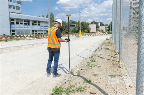 GPS Rover Und Bodenstation Typ Leica 30