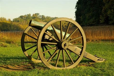 Model 1841 12 Pounder Photos History Specification