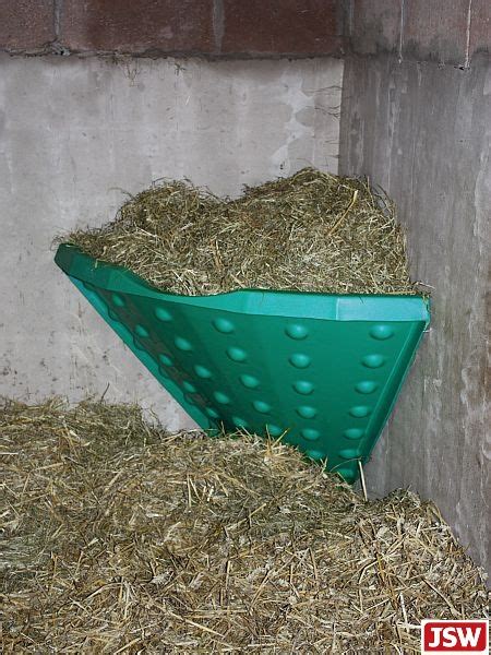 Classics Corner Hay Feeder Cl367