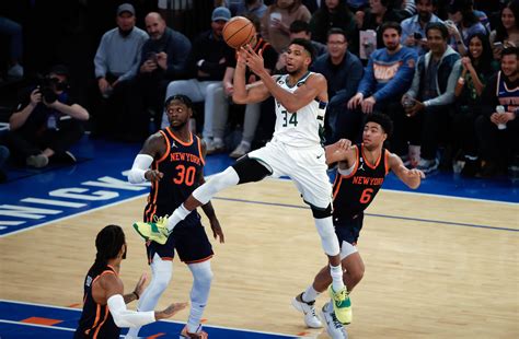 Giannis Antetokounmpo Focused On Helping Greece Qualify For The Olympics Neos Kosmos