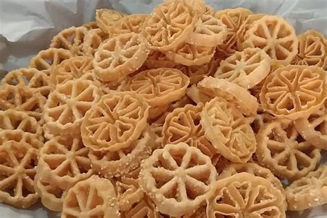 Cara Membuat Kue Kembang Goyang Makanan Khas Betawi Biasa Disajikan