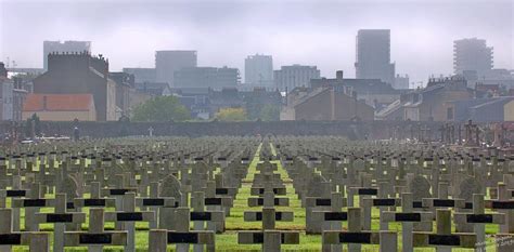 Carré militaire au cimetière de la Bouteillerie Il est ouv Flickr