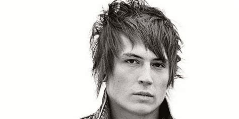 Animated Giffind Images And Videos About Asking Alexandria Ben Bruce