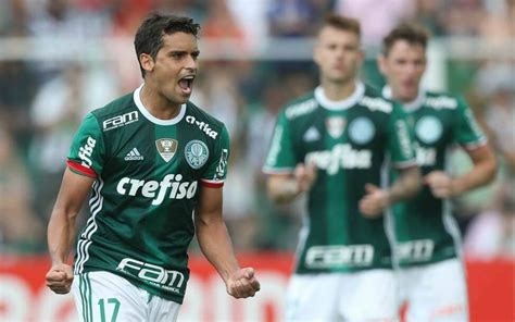 Amistoso reúne tetracampeão mundial e lateral direito do Palmeiras