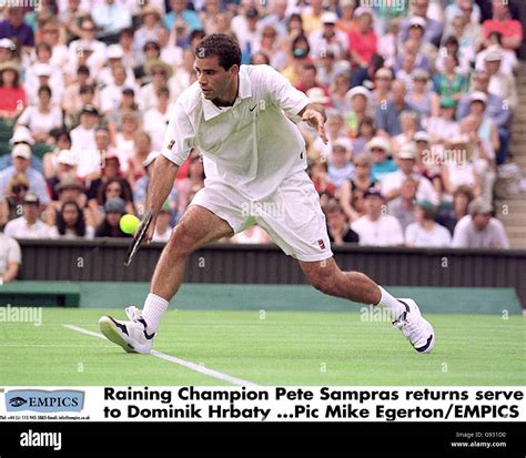 Pete sampras wimbledon serve hi-res stock photography and images - Alamy