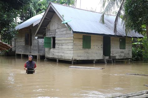 Foto Banjir Rendam Ratusan Rumah Di Aceh Barat