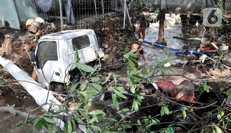 FOTO Banjir Rob Rendam Perumahan Pantai Mutiara Akibat Tanggul Jebol