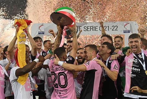 Playoff Serie C Il Palermo Torna In Serie B Padova Battuto 1 0