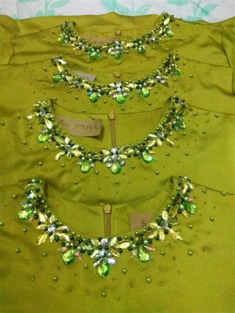 Pin By Indah Srie On Payet Kebaya Gaun Embroidery Designs Fashion