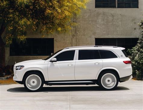 Mercedes Maybach Gls600 Looks Evenly Bleached Riding On Matching 24 In