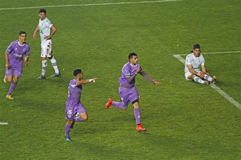 Un empate con sabor a triunfo: Deportes Concepción eliminó a Wanderers