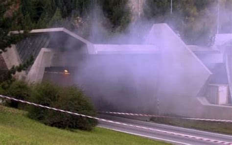 Incidente Nel Tunnel San Gottardo Due Morti E Quattro Feriti Sky Tg