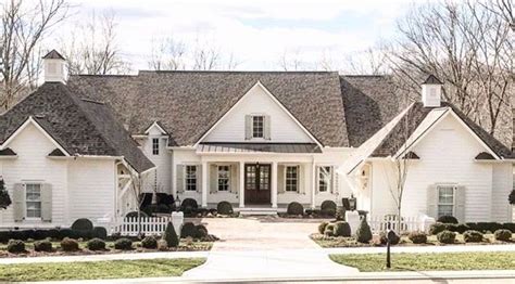 Modern farmhouse exterior, House exterior, Farmhouse exterior