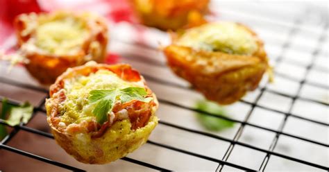 Ohne Mehl Rezept für Rührei Muffins mit Schinken