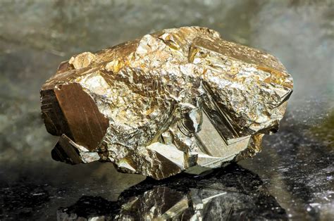 Thousands of new minerals have now been classified - Earth.com