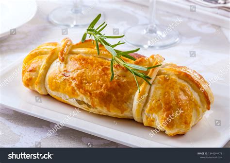 Beef Wellington Prepared Puff Pastry Stock Photo 1344544478 | Shutterstock