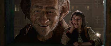 The BFG movie review & film summary (2016) | Roger Ebert