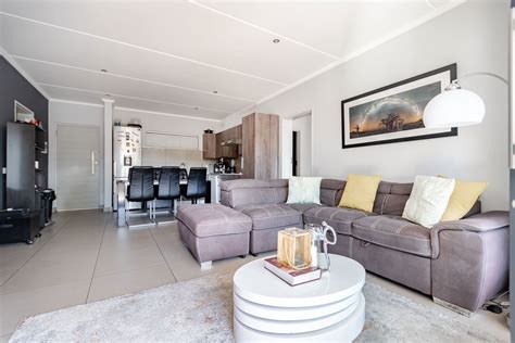 Bedroom Apartment For Sale Morningside Sandton Hp Pam