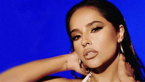 Becky G publica su nuevo álbum de estudio Esquemas Popelera