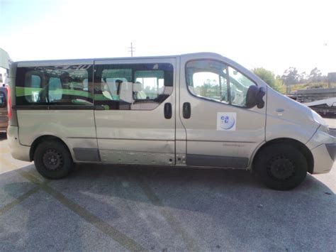 Guarda Lamas Esq Renault Trafic Ii Autocarro Servcarros