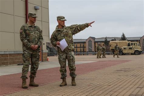 Dvids Images Iii Armored Corps Cg Visits 4id And Fort Carson Image