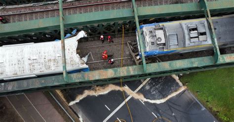 Colis O De Trens Deixa Pelo Menos Feridos Em Buenos Aires Argentina